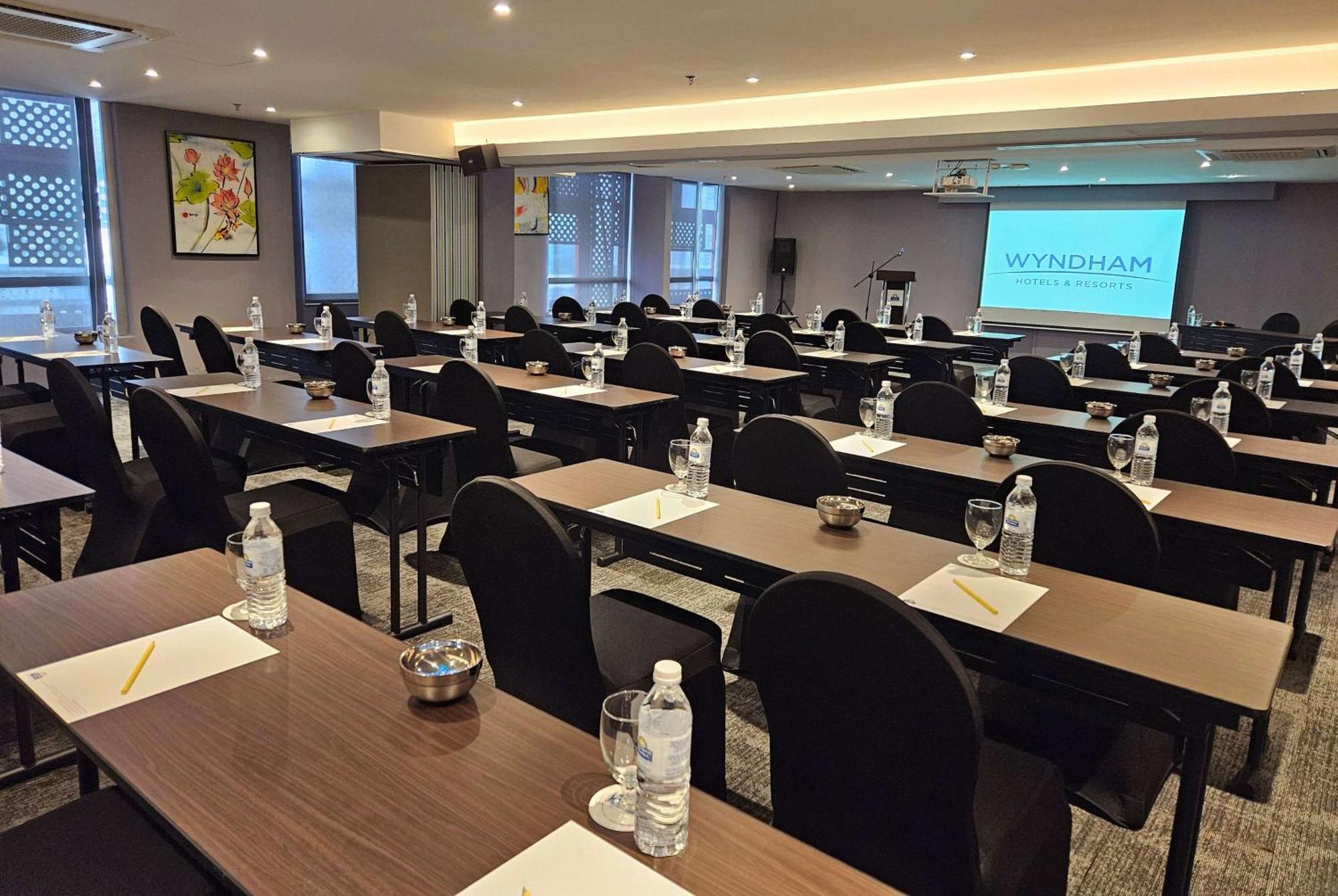 Days Hotel & Suites By Wyndham Kl - Chan Sow Lin Mrt Or Lrt — Photos 3